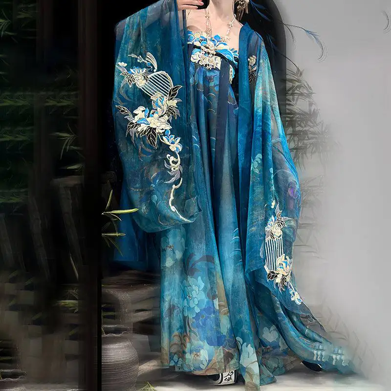 Tang Dynasty large-sleeved shirt embroidered chest-length torn skirt elegant spring and summer
