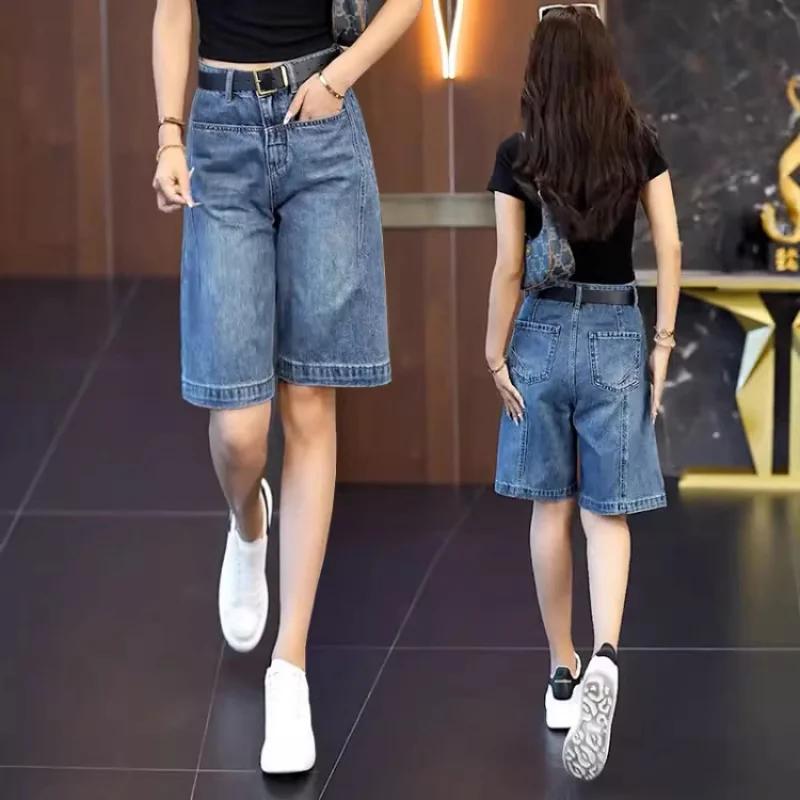 شورت نسائي صيفي رفيع عالي الخصر للتخسيس واسع الساق فضفاض أنيق أبيض بخمس نقاط