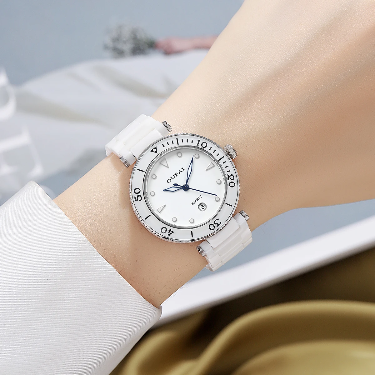 OUPAI White Ceramic Women's Watch Round Dial Luminous Small and Exquisite Waterproof Calendar Fashion and Casual
