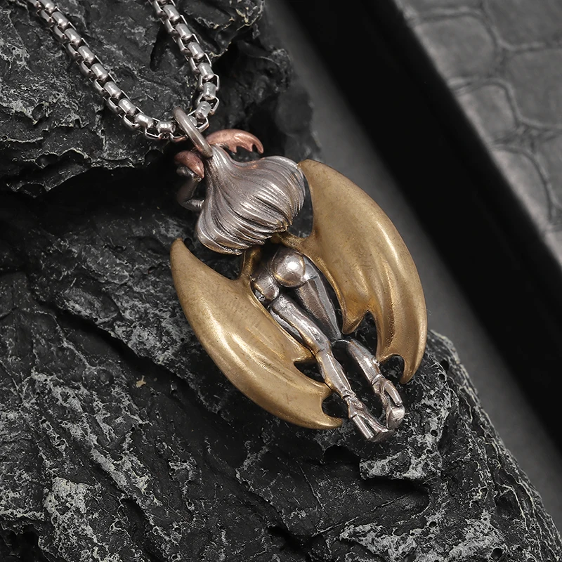 Retro Gothic Golden Bat Demon Succubus Pendant Necklace for Men and Women Fashion Personalized Cosplay Accessories Gift