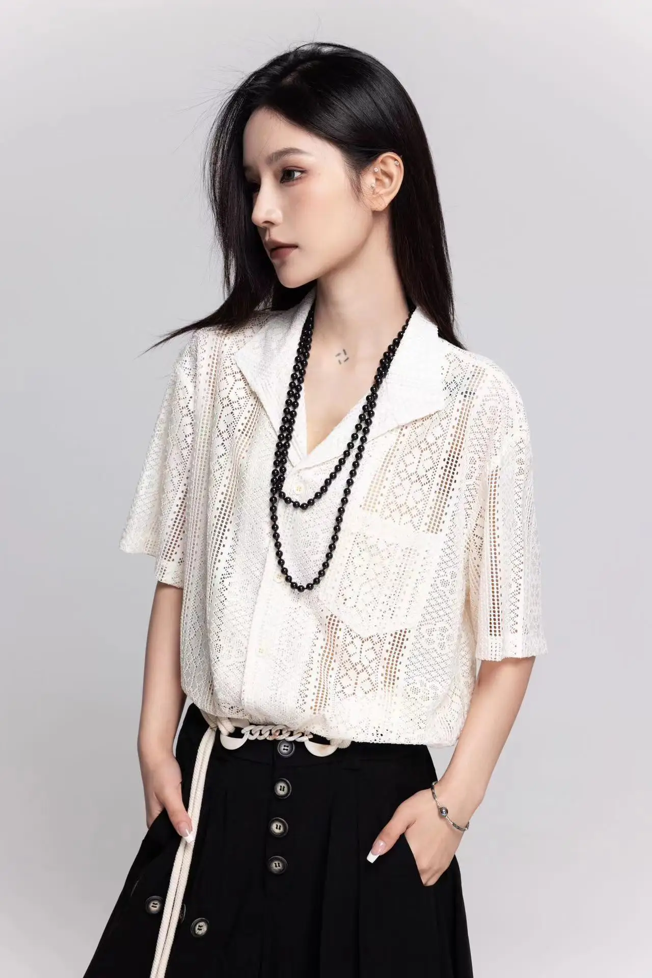 2025 Summer Thin Retro Breathable Hollow Lace Leisure Sunscreen Shirt Black White Short Sleeve Turn-down Collar Versatile Top