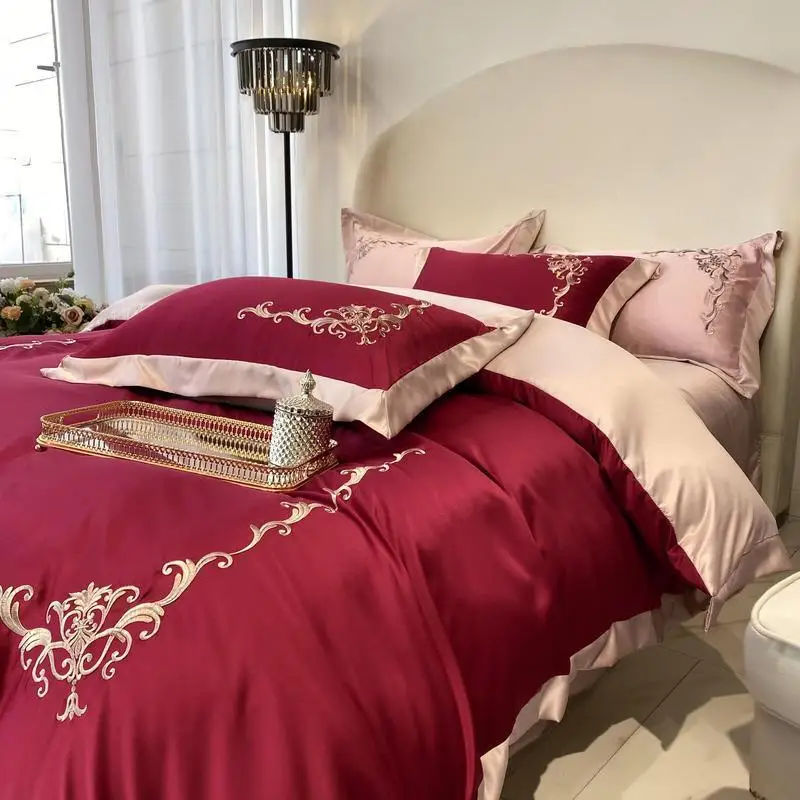 

Настраиваемый летний бордовый комплект из ледяного шелка из четырех предметов.