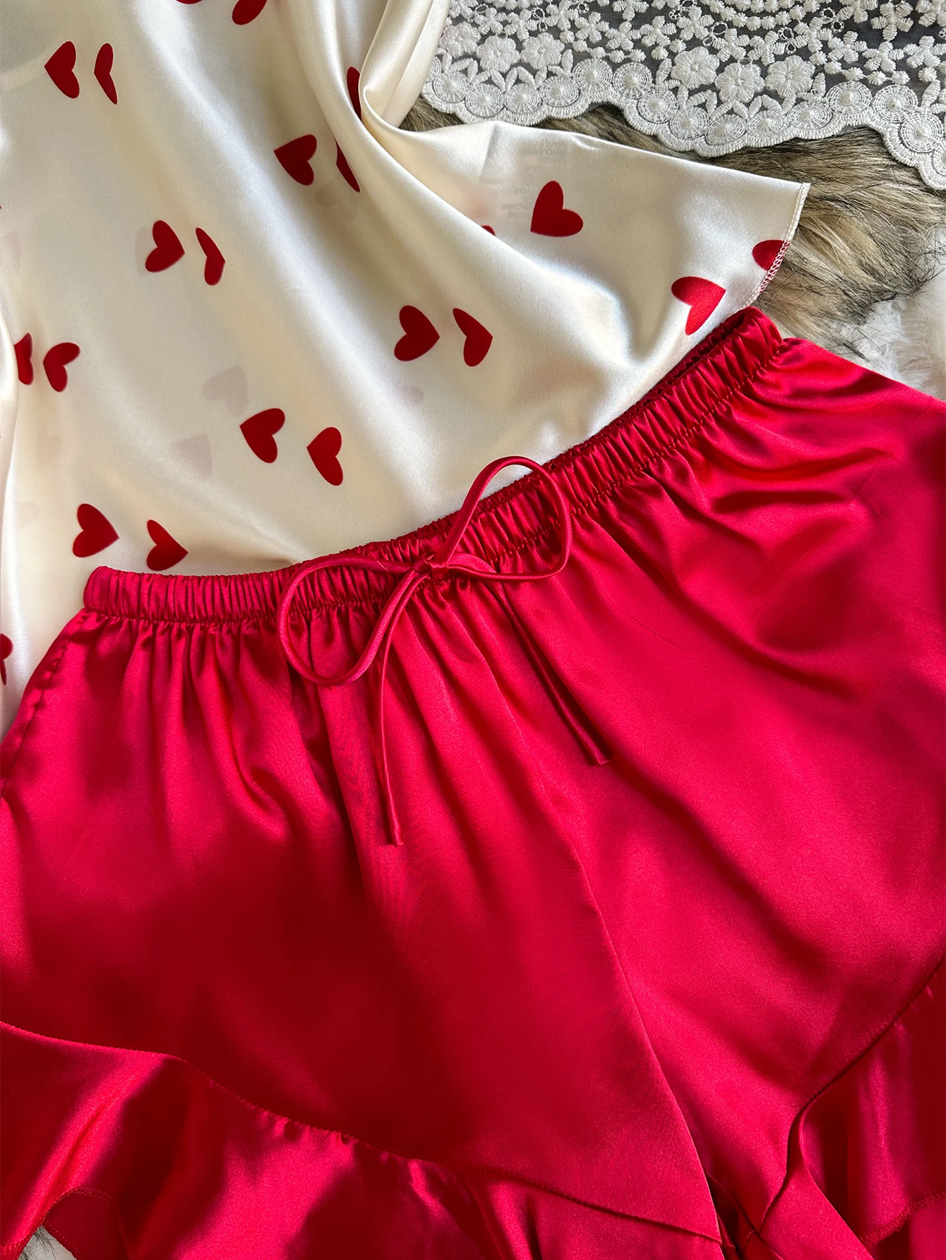 Summer New Women's Pajama Set Printed Top with Soild Shorts Comfortable 2 Piece Sleepwear Set for Relaxation and Daily Wear image 4