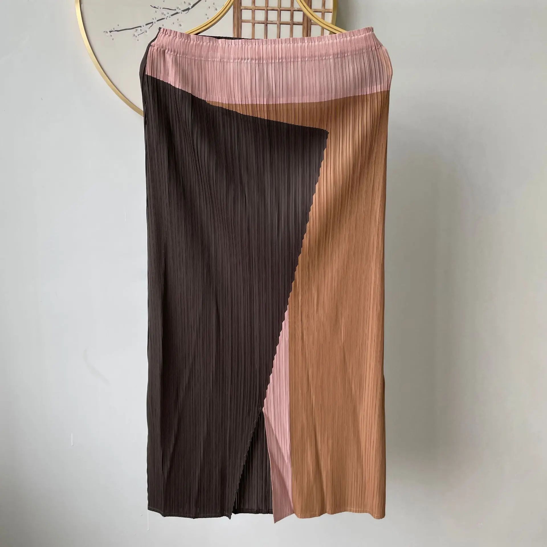 Miyake geplooide 2025, nieuwe niche-ontwerp damesrok, eenvoudige high-end casual mode, zwart-wit colorblock patchwork rokken