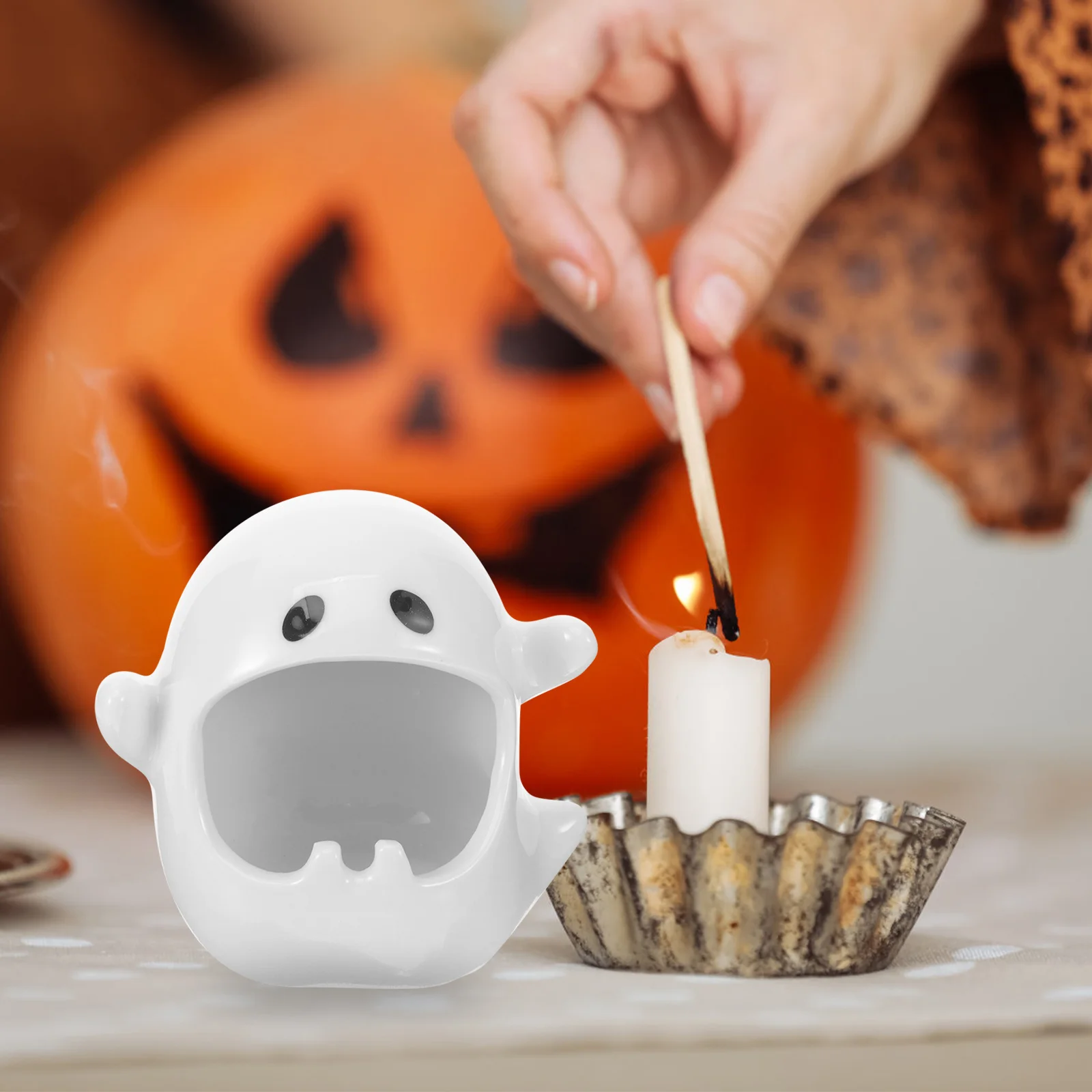 

2Pcs Ceramic Ghost Holder Halloween Stand Desktop Decoration Party Centerpiece Halloween Gift