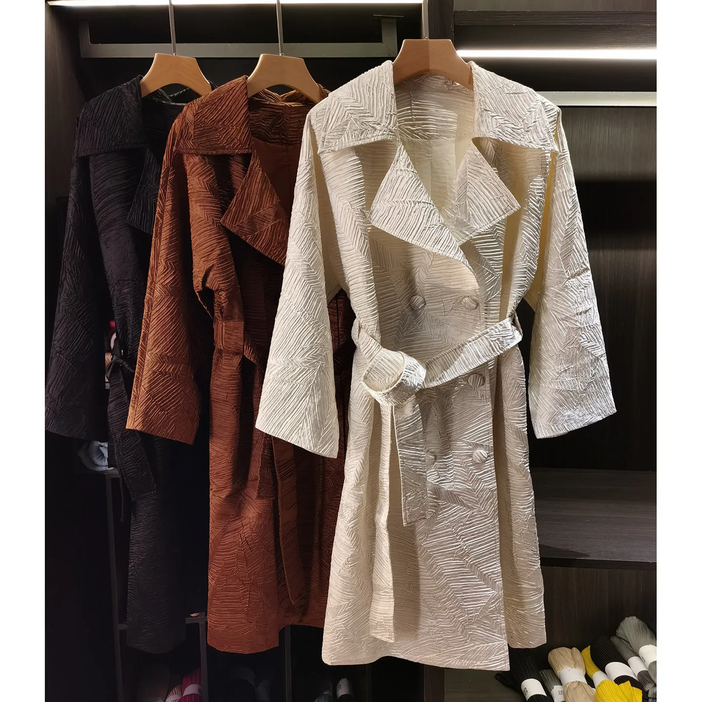 

Miyake Pleated 2026 Solid Color Women's Waist Jacket Temperament Commuting Versatile Double-breasted Medium-length Trench Coat