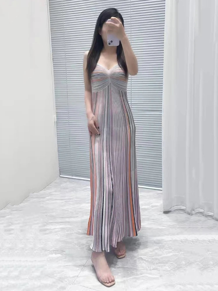 Kolorowa plisowana sukienka w paski w stylu wakacyjnym rozciągliwa, wąska, bez rękawów, wiązana na szyi sukienki damskie 2025 lato nowość