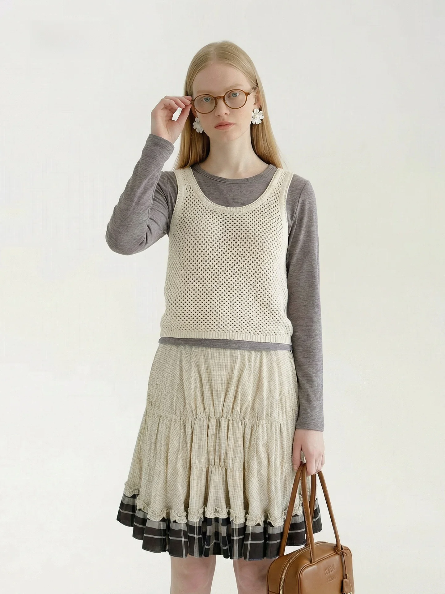 

Женская футболка AHMI ey mat в стиле ретро, с круглым вырезом, длинным рукавом, весна 2026, универсальная, приталенная, базовая модель