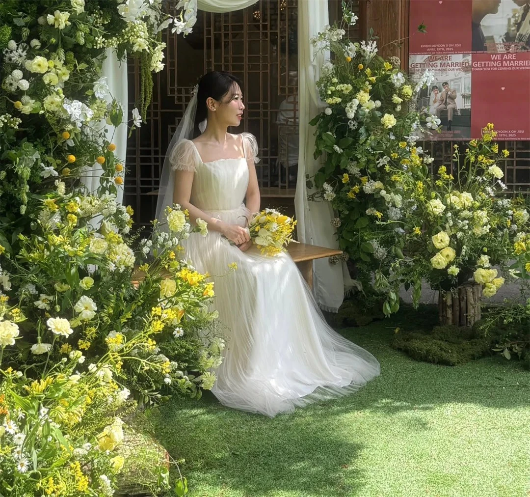 Customized Korea Stdyle Square Neck Short Sleeves A-Line Floor Length Wedding Dresses Ruched Elegant Tulle Draped Bridal Growns