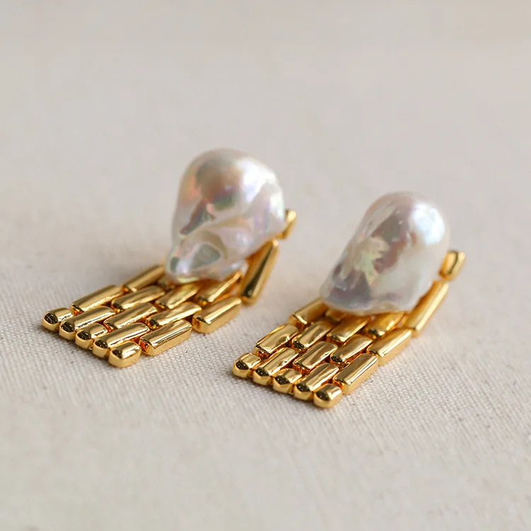 

Vintage Natural Baroque Pearl Earrings For Women Jewelry Punk Party T Show Gown Runway INS Trendy