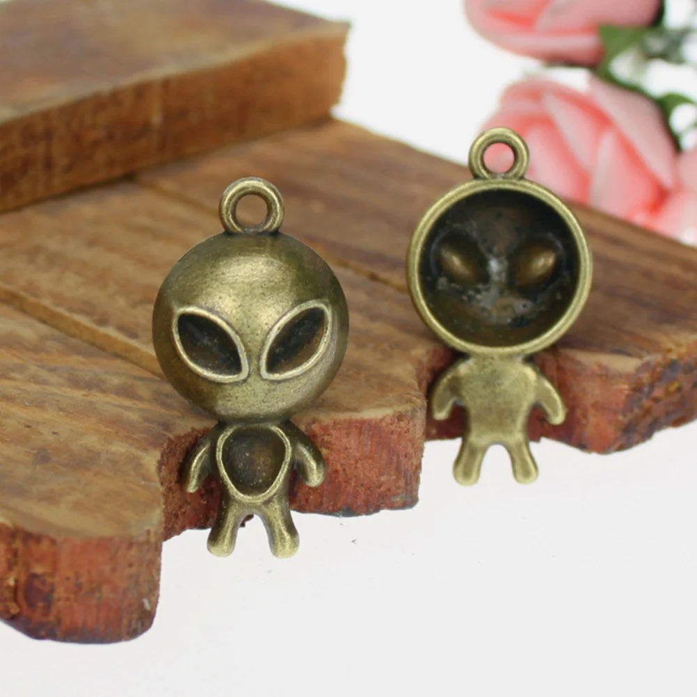 50 Pcs Necklace Vintage Pendant Astronaut Charms Alloy DIY Keychains Alien Pendants