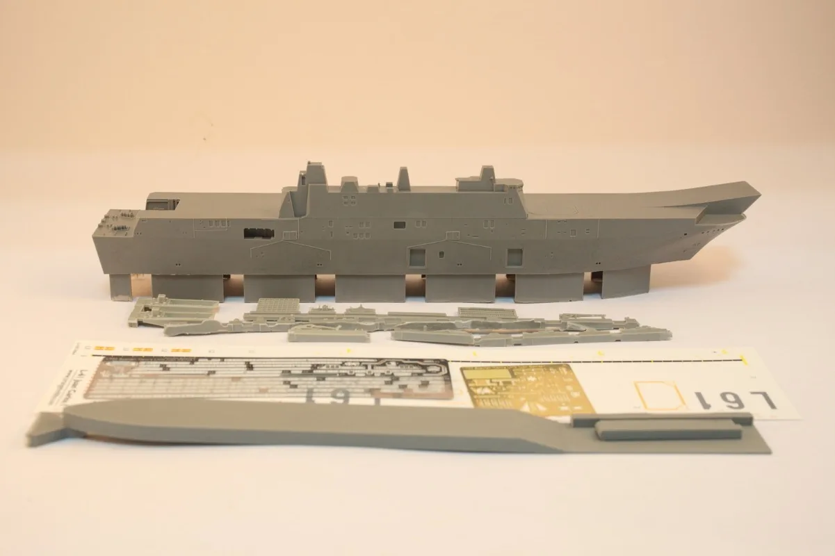 Orange Hobby 1/700 Buque de suministro estratégico de la Marina Española "Juan Carlos I" N07-018