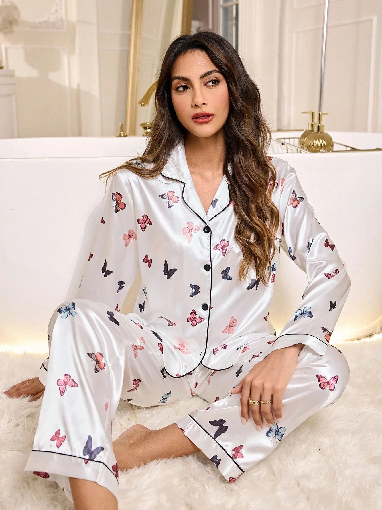 Damen-Satin-Seiden-Pyjama-Set mit Schmetterlingsdruck, Langarm-Revers-Hemd mit Knöpfen und Hose, 2-teiliges Schlafanzug-Set, lässige Loungewear für Zuhause.