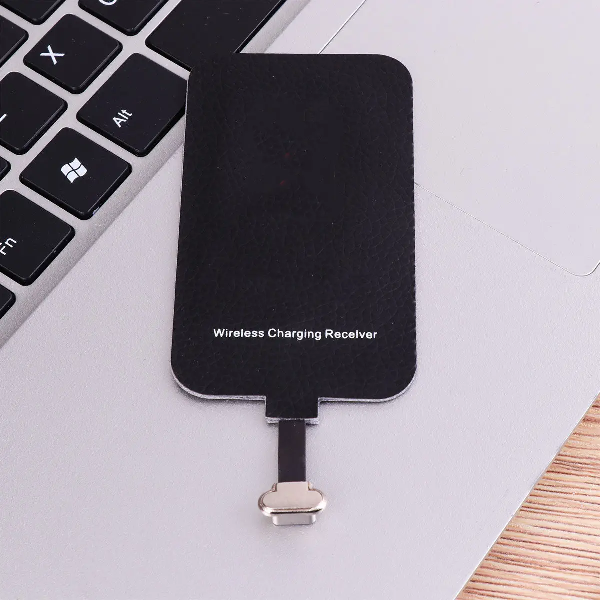 

Беспроводной зарядный приемник 2A Type-C: Быстрая зарядная панель для устройств, легко устанавливается на стол или офисный стол