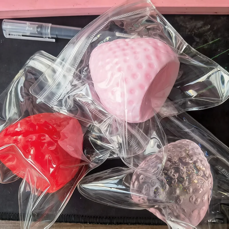 Erdbeer-Tangetanz-Squishy-Fidget-Spielzeug – Langsam aufspringendes Stressabbau-Spielzeug für Kinder, Erwachsene, Büro & Partygeschenke – Quetschgeschenk
