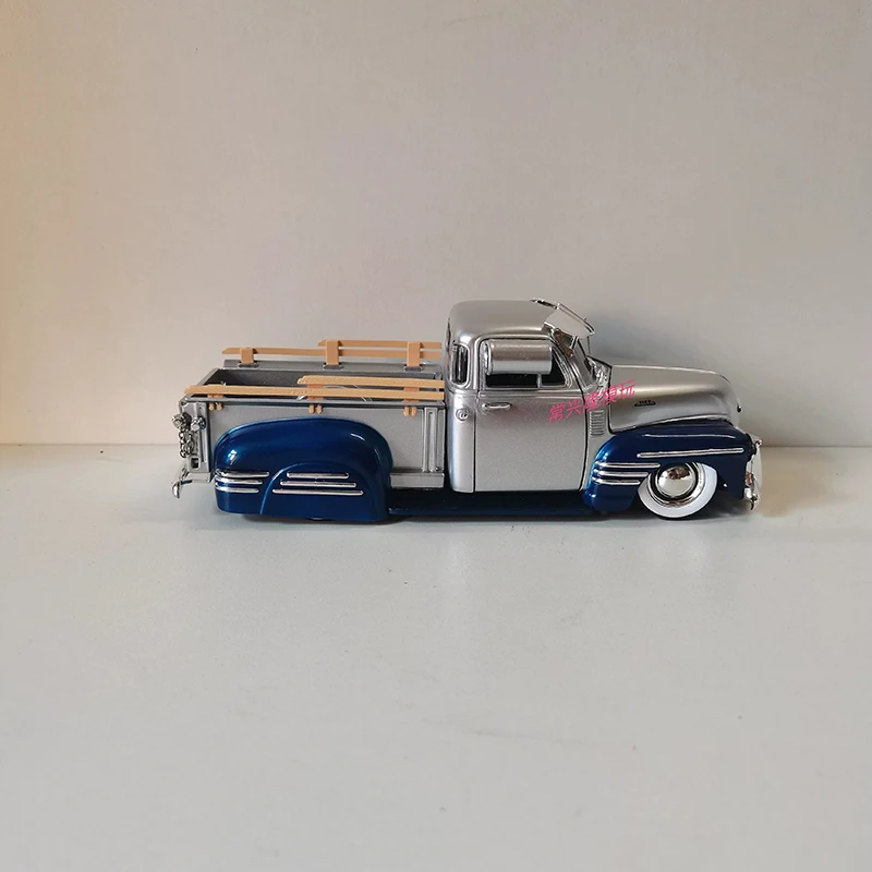 

Джейда, масштаб 1:24, 1963, модель автомобиля из сплава, статическая коллекция, украшенные праздничные подарки, игрушки, сувенирный подарок