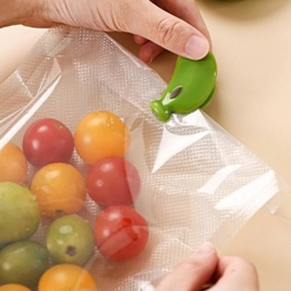 

Plastic Banana Magnetic Sealing Clip Hand Press Moisture-proof Fresh-keeping Clip Household Multifunctional Snack Sealing Clip