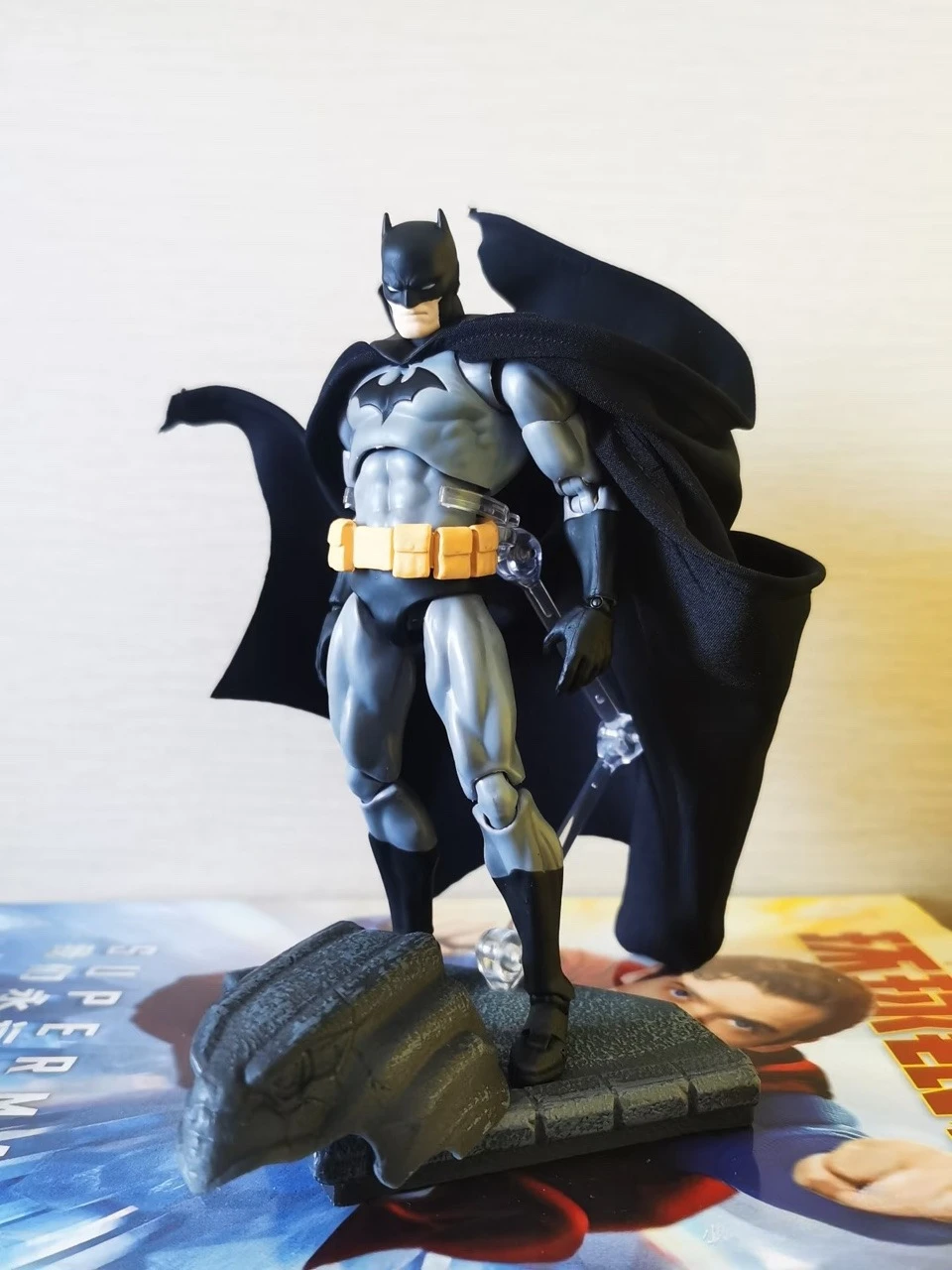 Tersedia Mainan CT Figur Batman Batman Mafex 126 Figur Aksi DC Justice League Hush Figurine Mainan Koleksi The Dark Knight