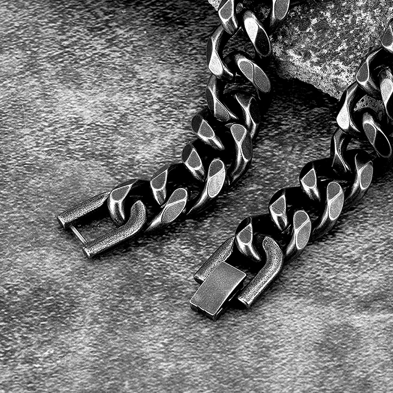 Male Retro Stainless Steel Cuban Chain Bracelet Men Hip Hop on the Fashion hand Jewelry Miami Chain Bracelets For Boy Gift Hot