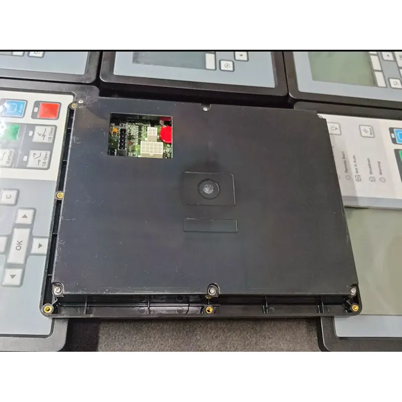 

Экран контроллера дизельного генератора Powercommand HMI320 0300631502, восстановленный