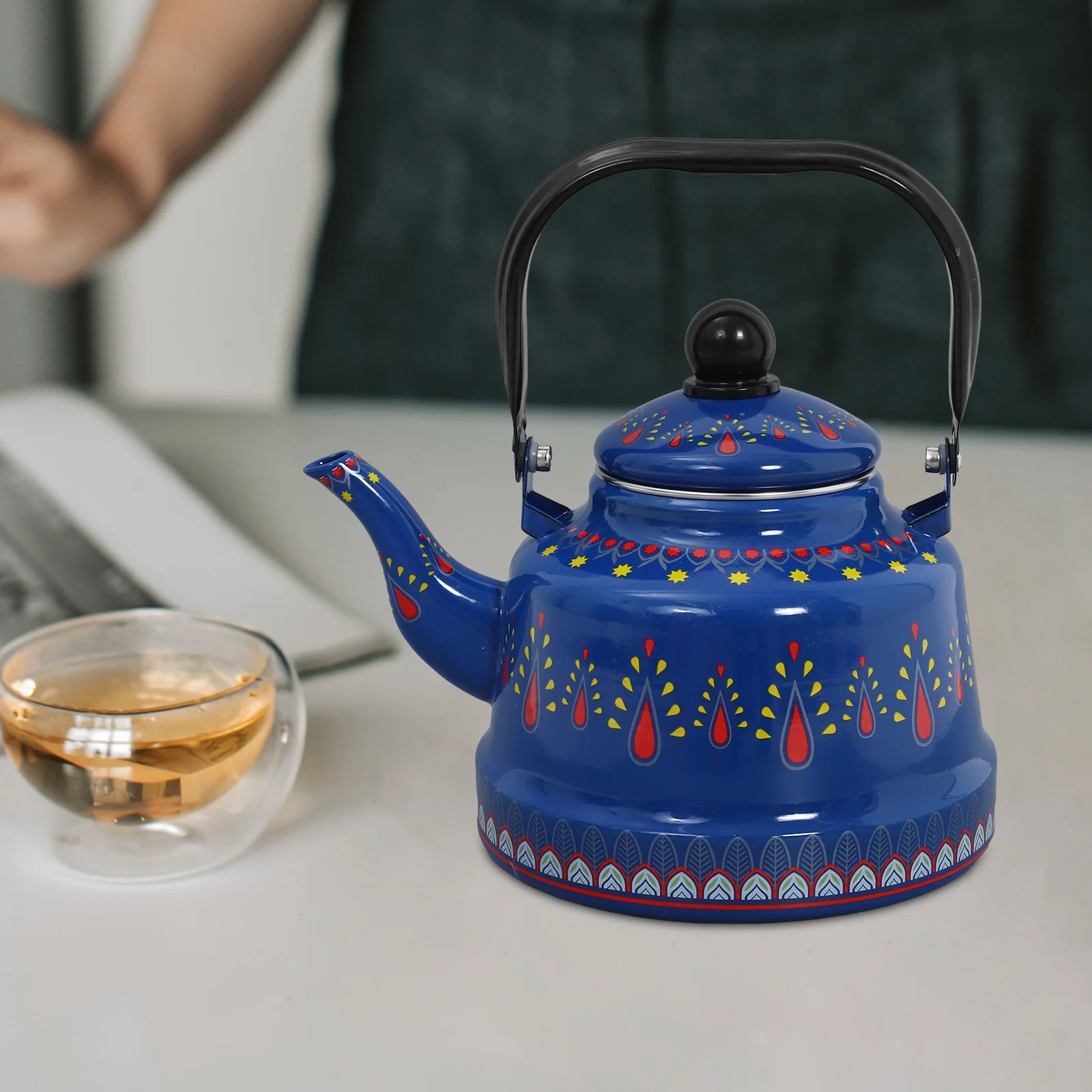 

1pcs Enamel Tea Kettle 1.5L Stovetop Kettle For Gas Electric Induction Cooktops Vintage Tea Pot Kitchen Water Boiling Pot Retro