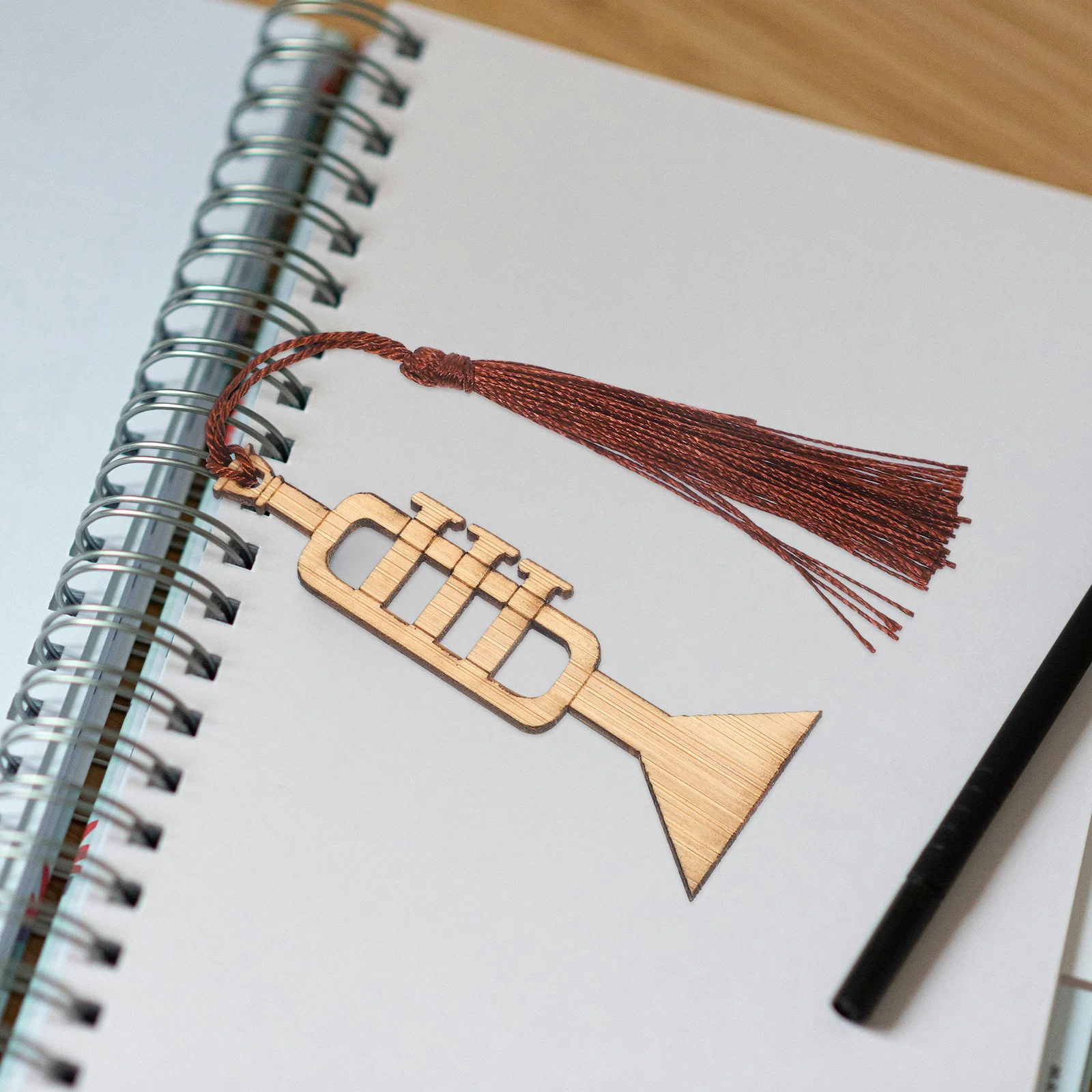 4Pcs Small Wooden Trumpet Shape Bookmarks Decorative Lightweight Tassel Design Book Page Markers for Adults Women Reading