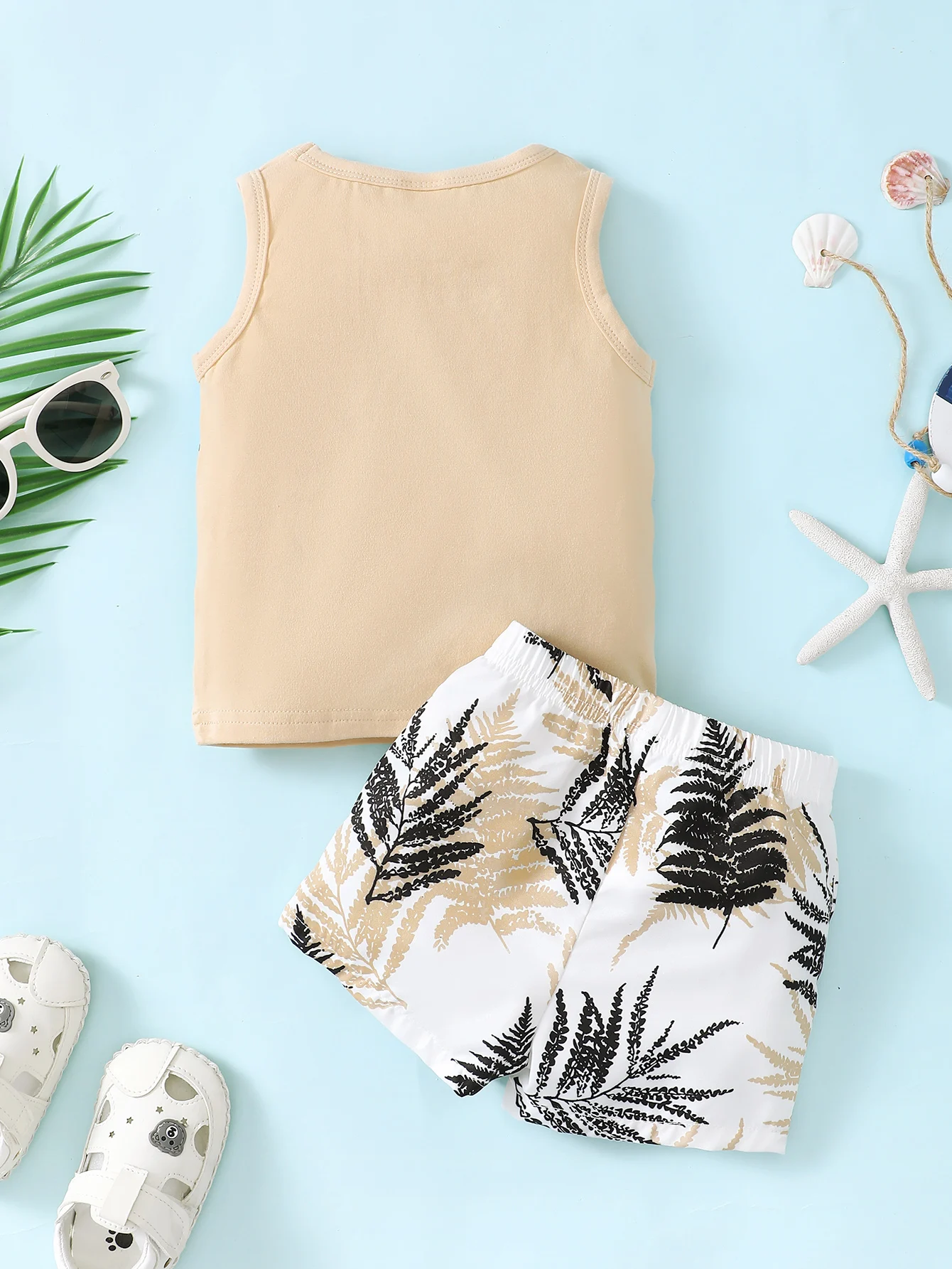 New Baby Boy Summer Vacation Round Neck Long Sleeved Solid Color Minimalist Top Paired With Coconut Tree Printed Shorts