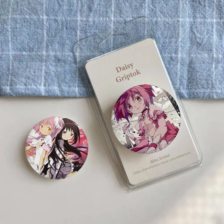 Puella Magi Madoka Magica Minimalist Exquisite Tinplate Brooches: Sleek Badge Lapel Pins for Bag Practical Souvenir Gifts