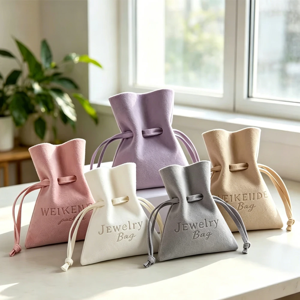 

50pcs Custom Logo Microfiber Jewelry Pouch 9x12cm Gift Bag Velvet Drawstring Rings Soap Organizer Packaging Wedding Favors Bag