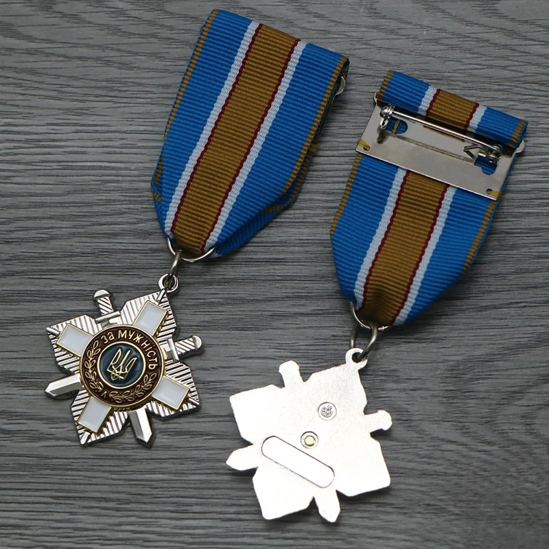 Ukrainian Medal of Courage Chernobyl Rescue Medal Pin Badge Hanging Arts and Crafts Tin Box Packing