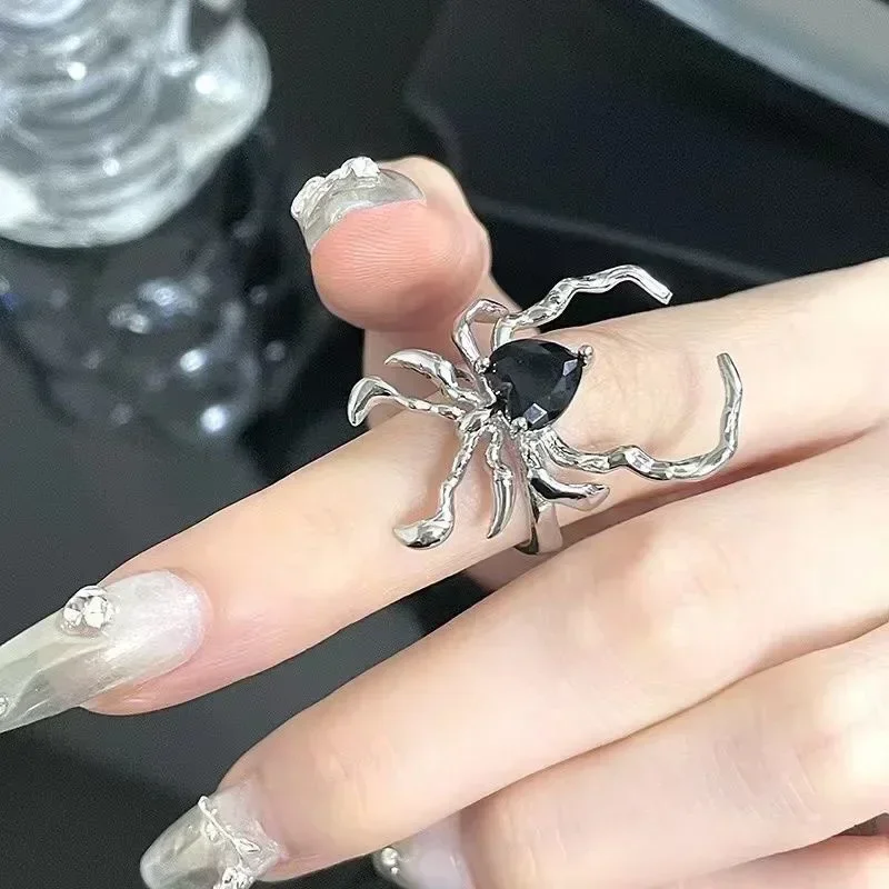 Gothic Punk Black Zircon Animal Spider Finger Rings for Women Creative Vintage Insect Rings Halloween Cool Stuff Party Jewelry