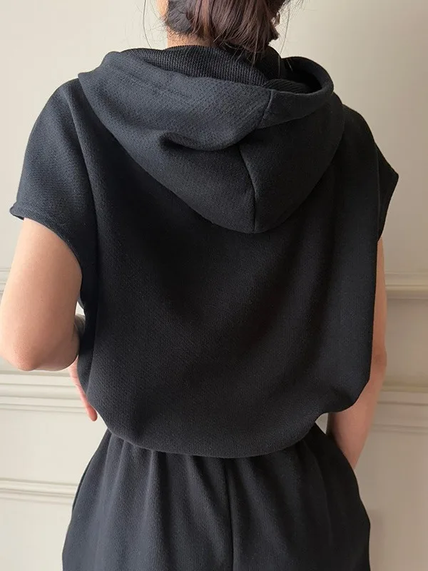 เสื้อสเวตเตอร์มีฮู้ดลำลองพร้อมเชือกผูกแบบแพทช์เวิร์คสำหรับผู้หญิง ชุดกางเกงเอวสูงสำหรับฤดูร้อน สไตล์เรียบง่ายและสง่างาม