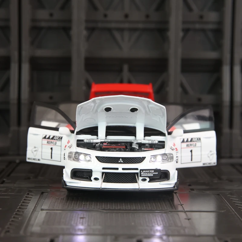 1:32 Mitsubishi 9a generazione EVO modello di auto in lega, porte e cofano motore, bagagliaio può essere aperto finemente elaborato