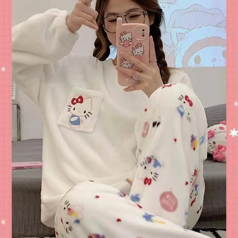ชุดนอนซานริโอ้ลายการ์ตูนเฮลโลคิตตี้น่ารัก สไตล์นักเรียนลำลอง สำหรับฤดูใบไม้ร่วงและฤดูหนาว คอกลม ชุดนอนสไตล์ใหม่