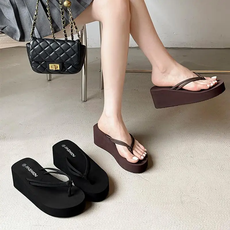 Weiche Plateau-Keilabsatz-Flip-Flops für Damen Sommer 2026 – Leichte EVA-Zehenstegsandalen mit dicker Sohle für den Strand – Detail 2