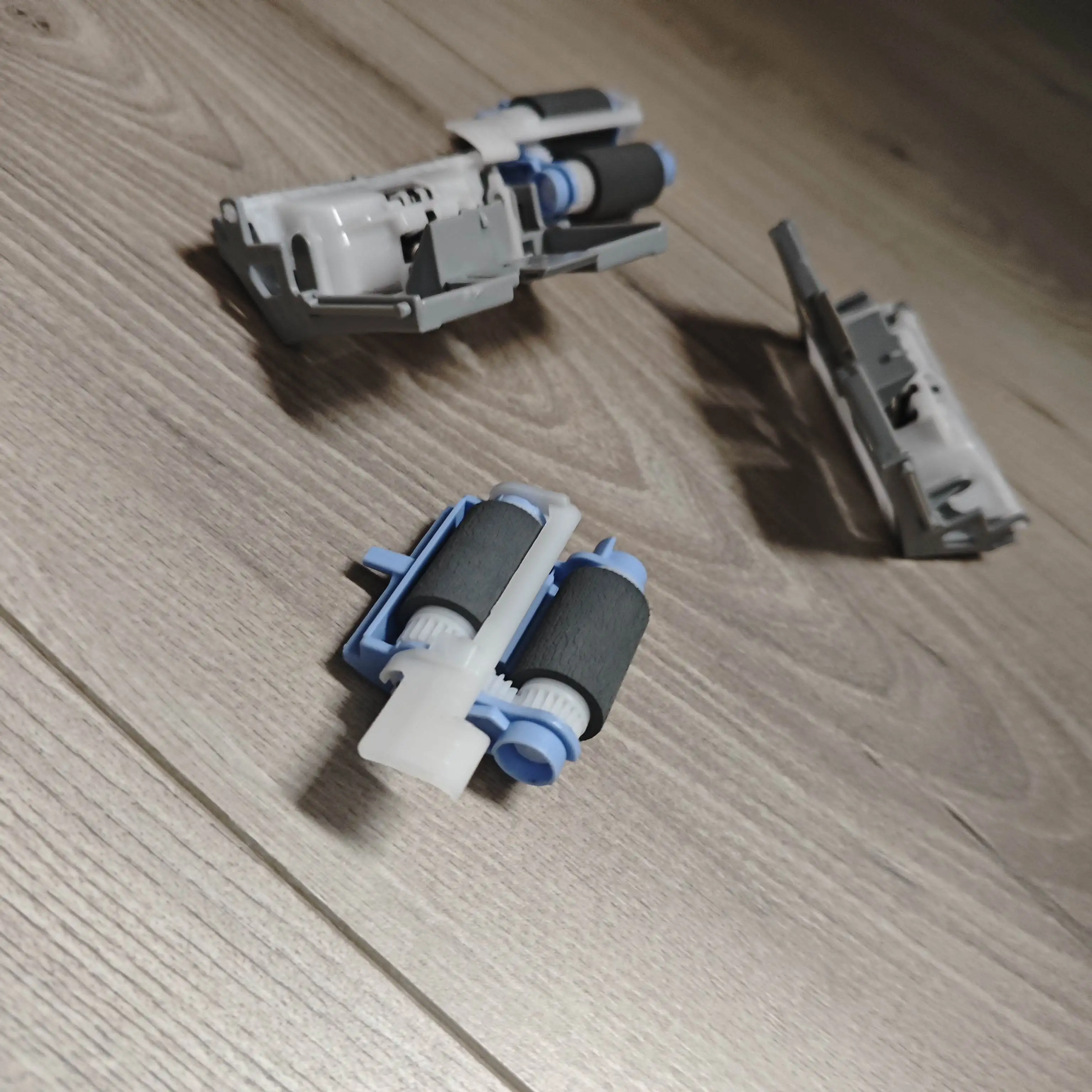 

1sets Separation Pickup Roller for HP M501 M506 M507 M527 M528 RM2-5752-000 F2A68-67913