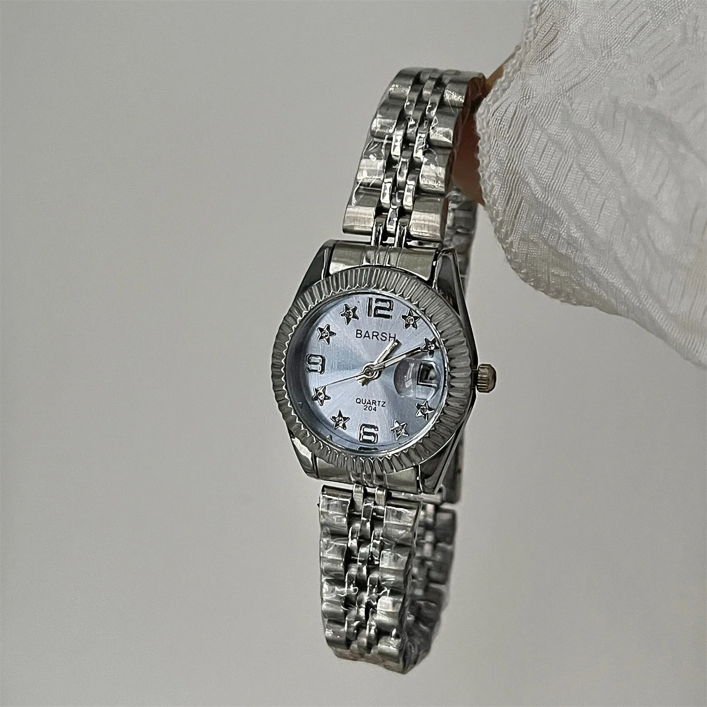 ساعة يد أنيقة مستديرة من الفولاذ عالي القيمة للنساء، ساعة يد بتصميم فاخر وخفيف الوزن، هدية لصديقتك