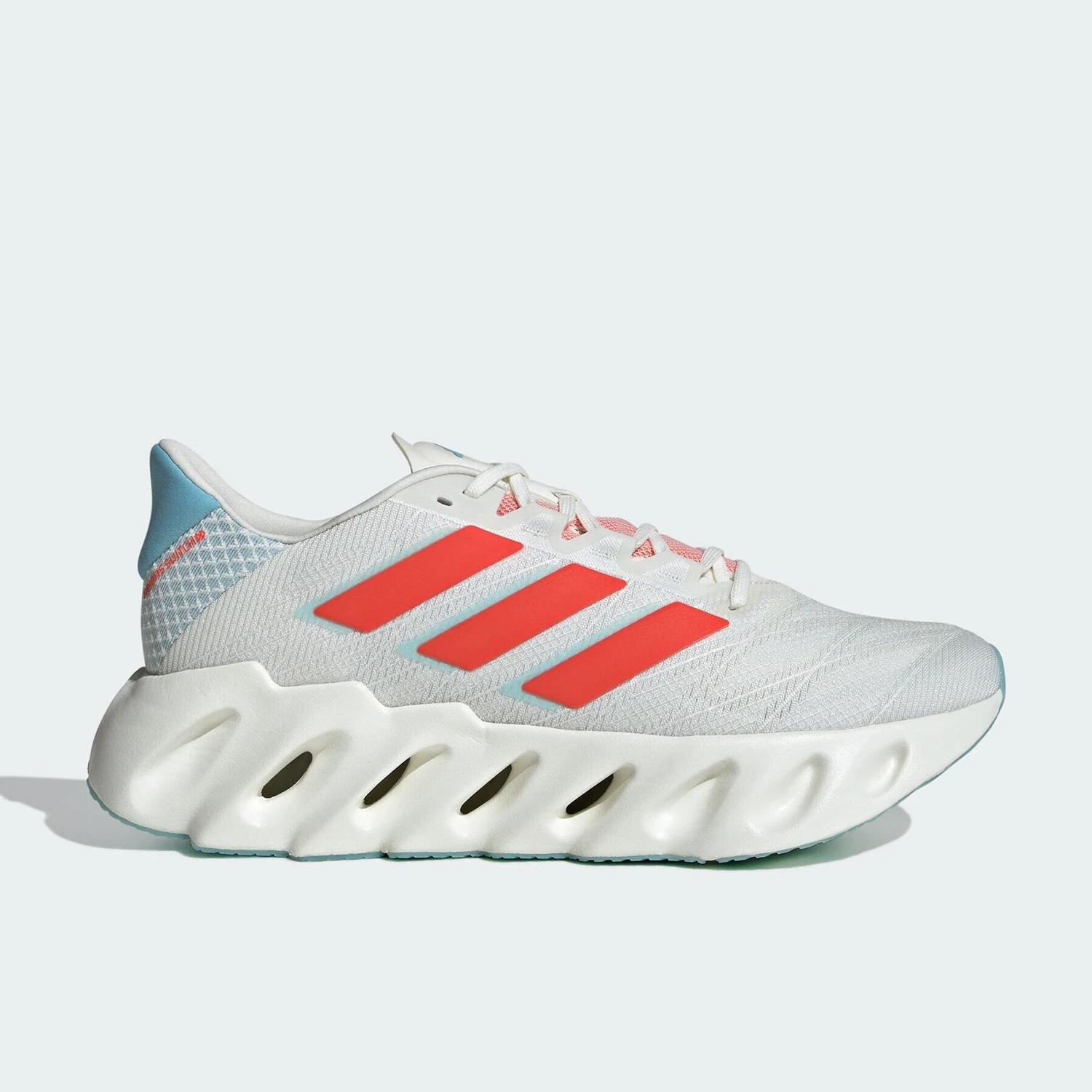 

Официальные мужские кроссовки Adidas Authentic SWITCH FWD 2M IF6754