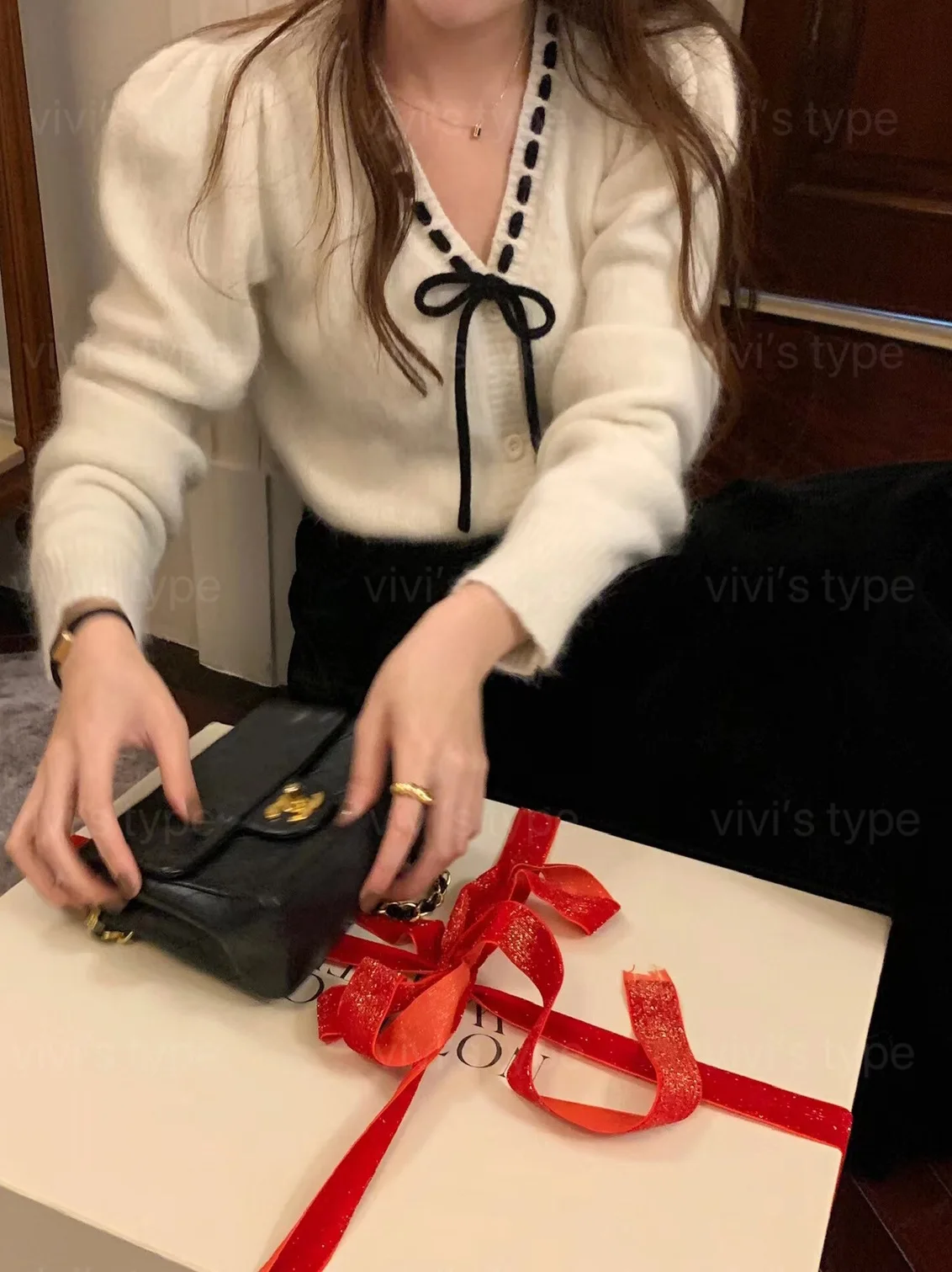 

Gentle feeling knit women's autumn and winter sweater bubble sleeve bow tie bottom shirt top