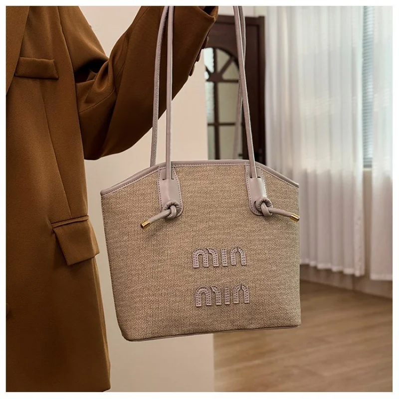 

Luxury Ladies Casual Elegant Leather Handbag Trendy Commuter Classic Elegant Women's Simple Vintage Fashionable Crossbody Bag