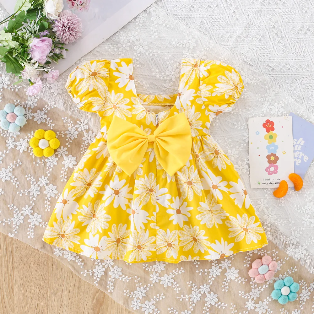 Girls\' Summer New Style Daisy Bow Decoration Square Neck Short Sleeved Korean Version Children\'s Dress