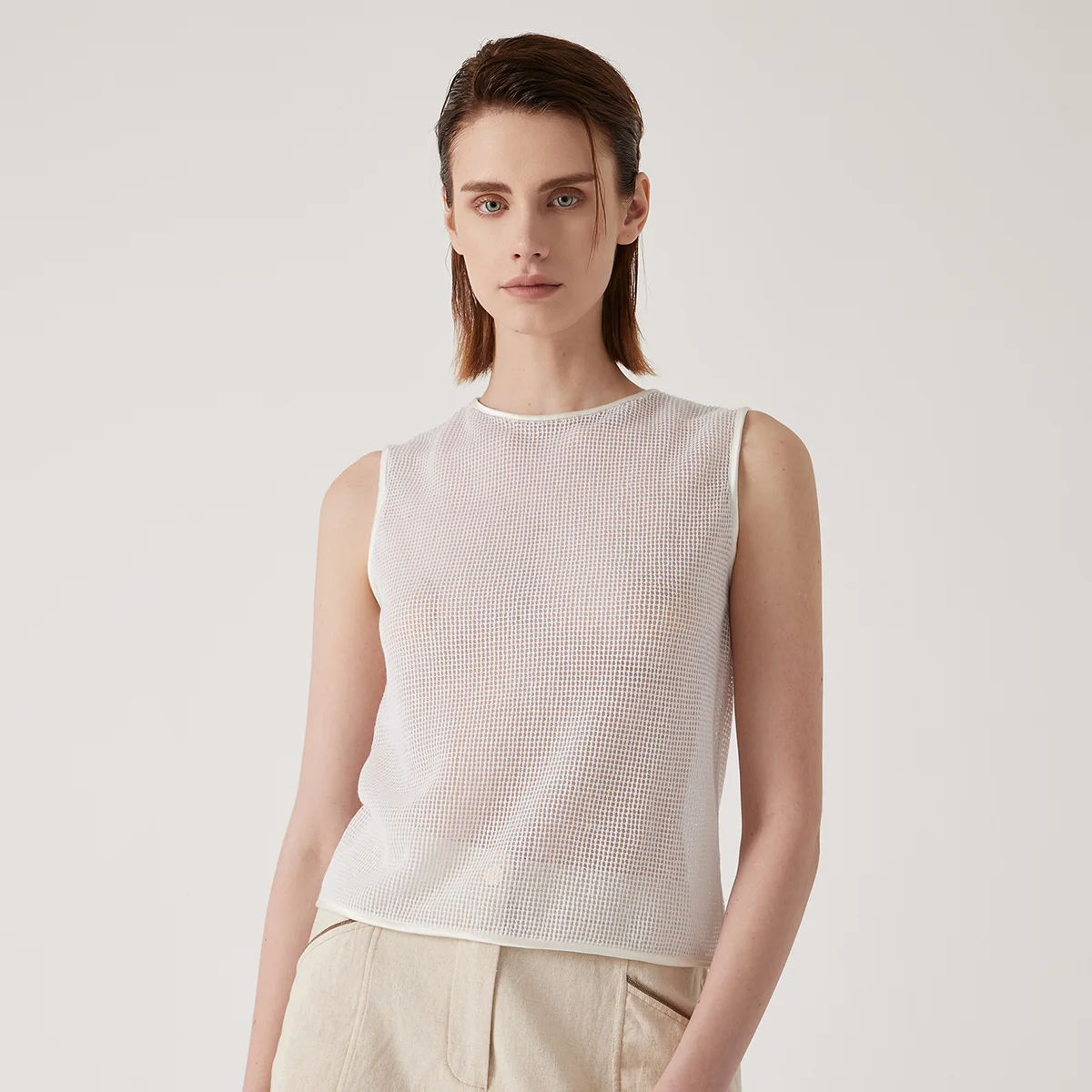 

BY3511184 Round Neck Sleeveless High-Quality Linen Blend Knitted Pullover Vest Comfortable Lightweight Top for Women