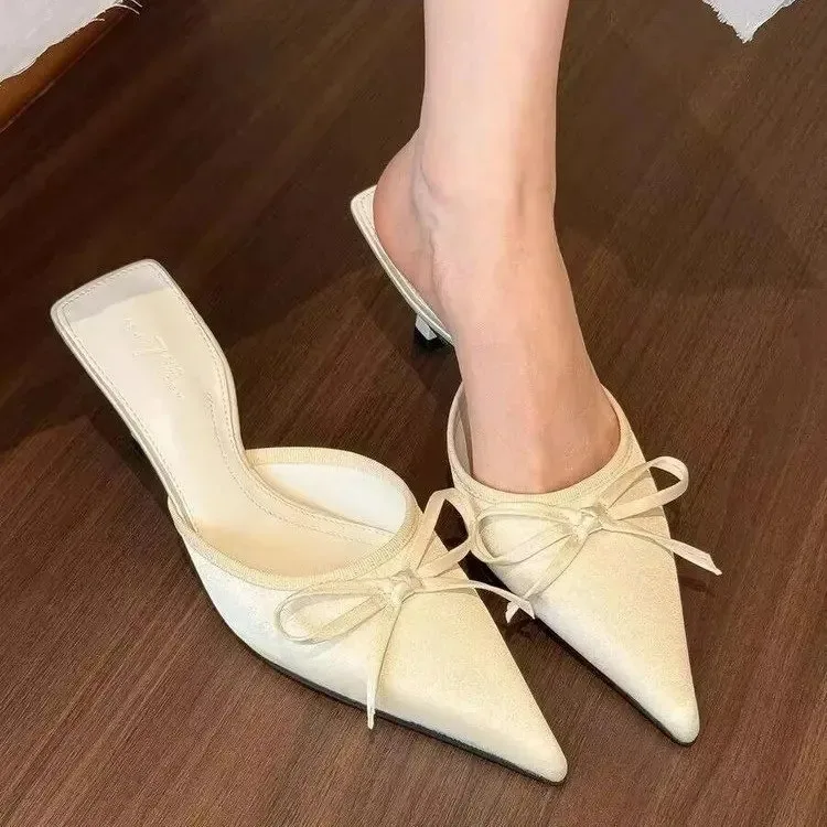 

Новые модные женские сандалии с острым носком, изысканные тапочки Baotou с узлом-бабочкой, минимальное элегантное платье, женские туфли на высоком каблуке