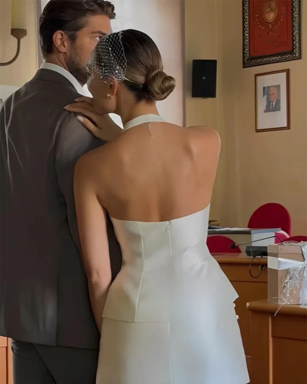 Customized Beige V-Neck Halter Neck Wedding Dress Single Breasted Two-Piece Set Vestidos De Novia Short Evening Dresses