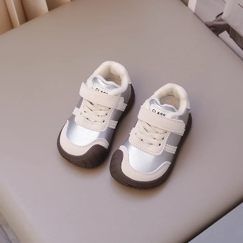 Jungen Mädchen Flache Zehen mit Kappe, Anti-Kicked-Freizeitschuhe für Kinder, rutschfest, 2025, neue Mode, Kinder-Laufschuhe, Klettverschluss, gestreift