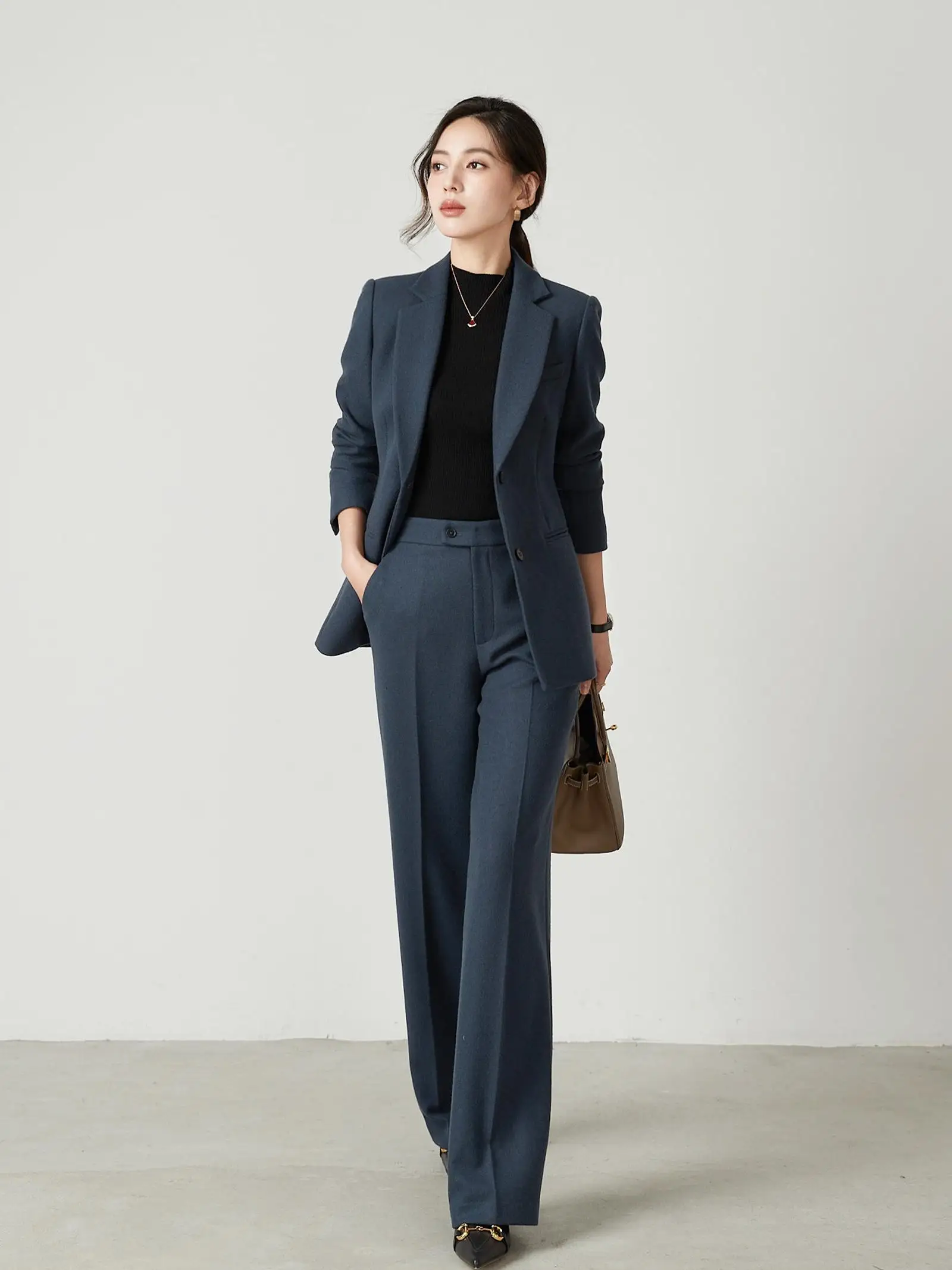 

Зимний теплый шерстяной фланелевый костюм-двойка для женщин: профессиональный, деловой, синий, премиум-класса, в западном стиле, пальто