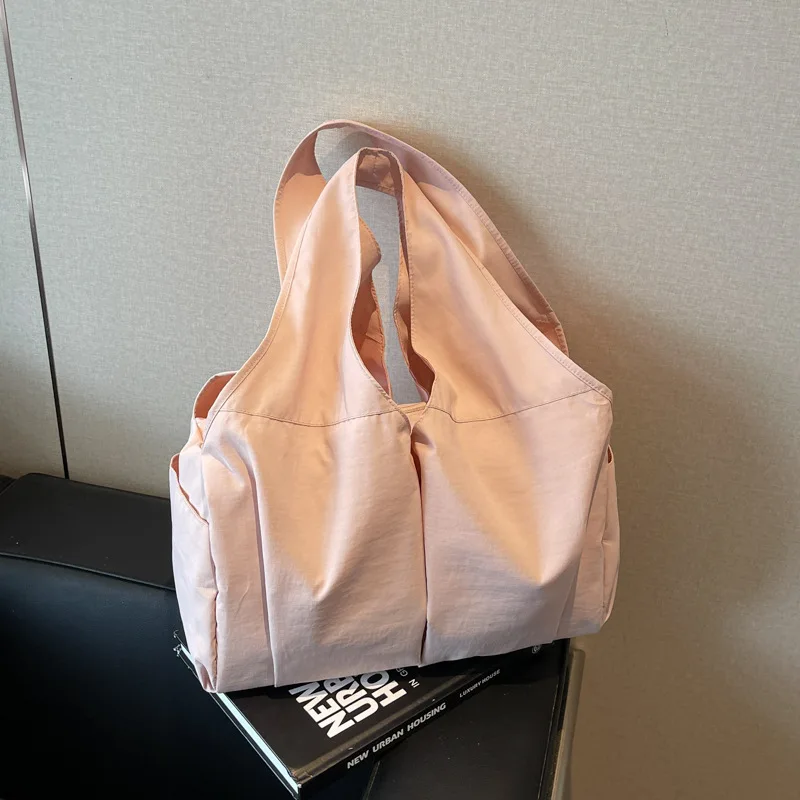 

Повседневная большая сумка в японском стиле для женщин, легкая дизайнерская роскошная сумка, простая плиссированная сумка на плечо, модная тканевая сумка для ленивых