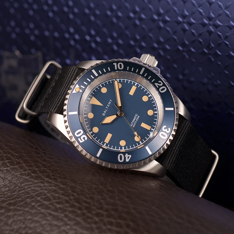 Baltany رجالي ساعات أوتوماتيكية الرياضة غواص الميكانيكية ساعات المعصم العسكرية الياقوت غواص 30ATM مقاوم للماء BGW-9 مضيئة NH35