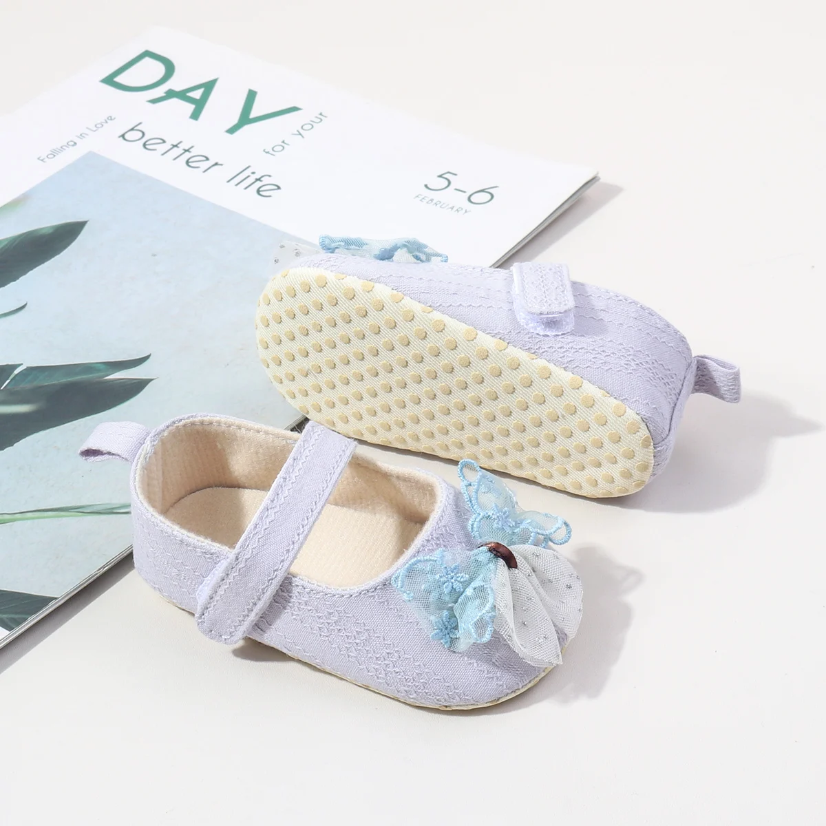 ربيع حار بيع تصميم جديد الوليد الطفل بنات أول المشي في الهواء الطلق الأميرة حذاء طفل صغير مع نعل ناعم ومريح