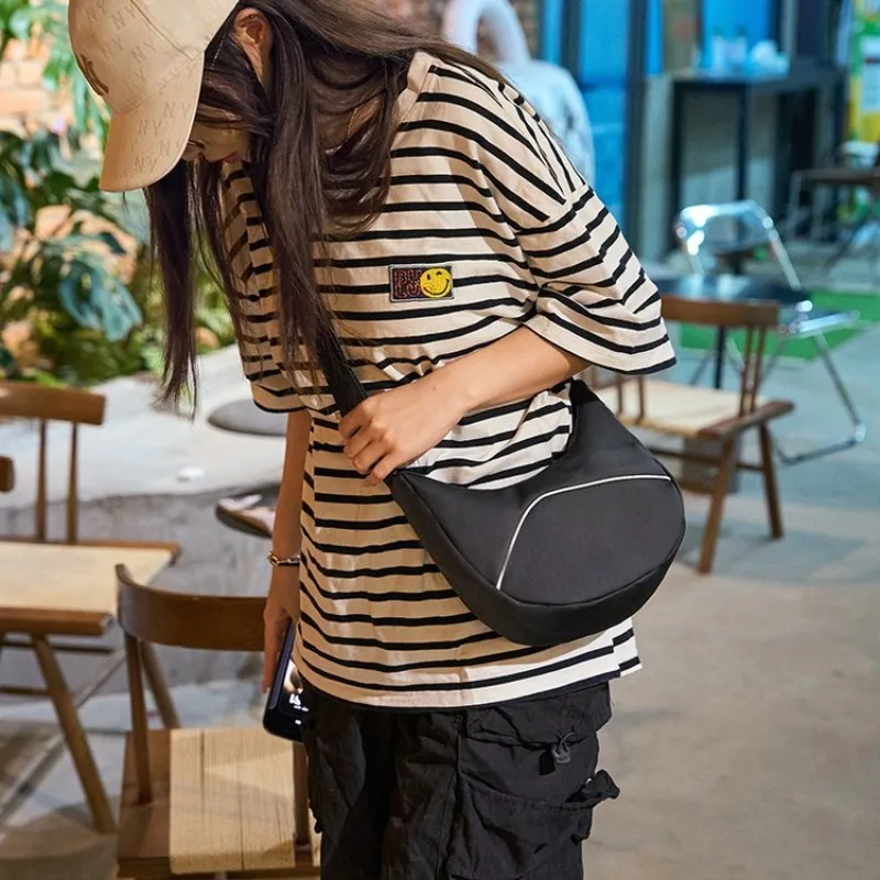 

Classic Designer Paris Shoulder Bag For Women Luxury Brand Diaper Bag Elegant Leather Large Capacity Minimalist Crossbody